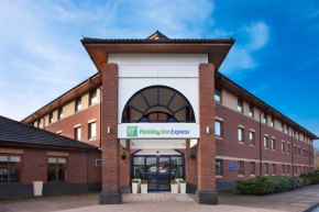Holiday Inn Express Warwick - Stratford-upon-Avon, an IHG Hotel